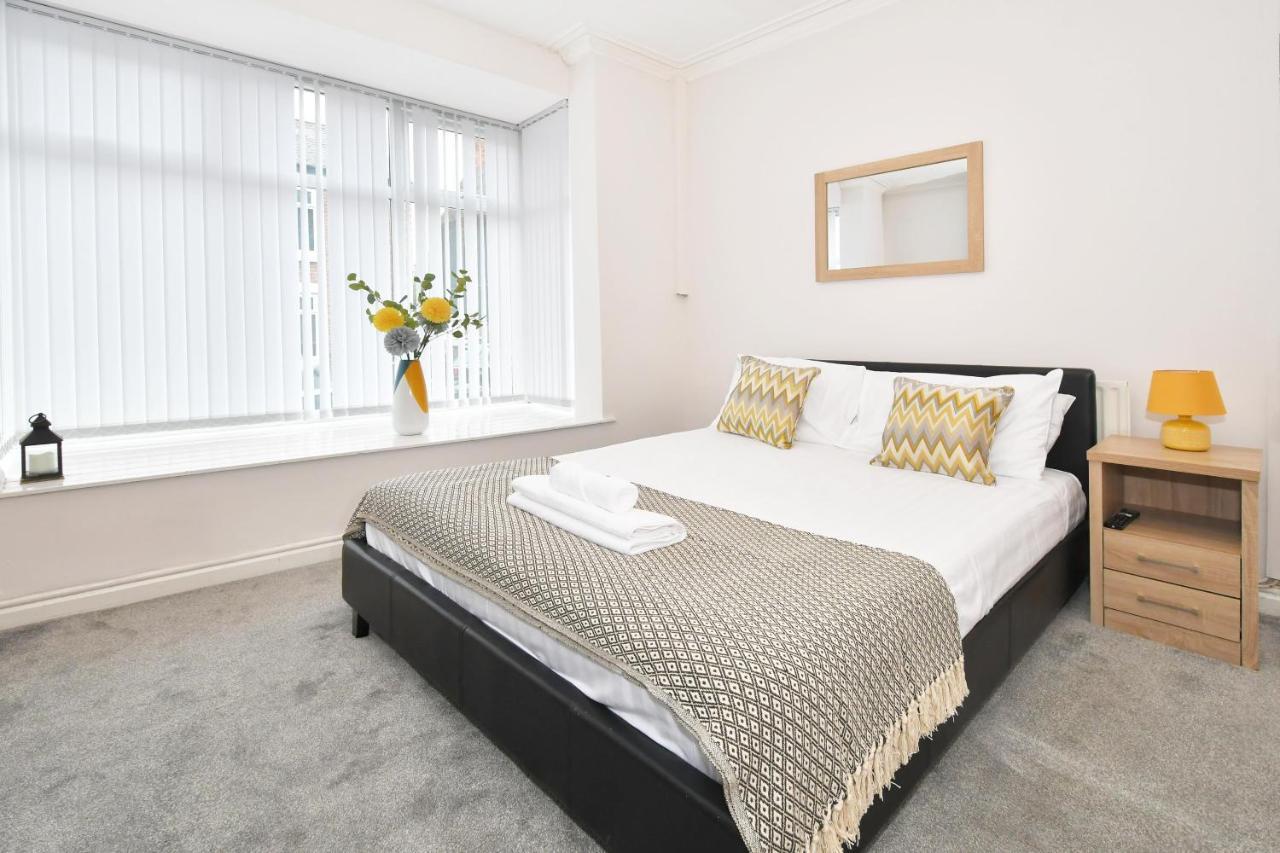 كرو Wistaston House By Yourstays 5 Double Bedrooms And 2 Bathrooms, Great For Groups! Book Now! المظهر الخارجي الصورة